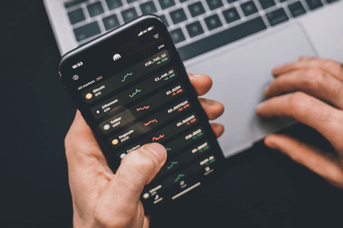 Investing Free Stocks: What to Know & How to Get Them